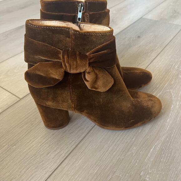 Madewell 'Esme' Women's 7.5 Velvet Bow Ankle Boot Brown Bootie Holiday - Picture 3 of 8